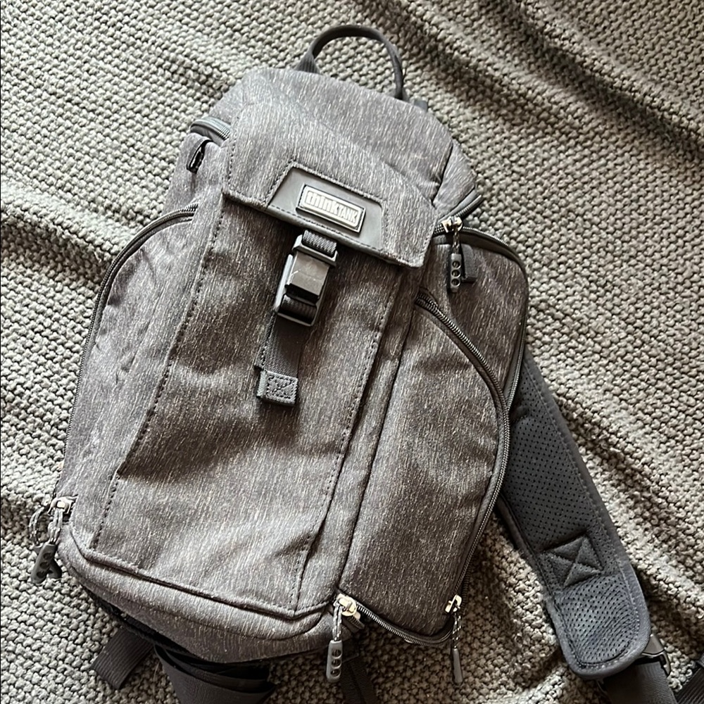 Think Tank Photo Urban Access 8 Sling Camera Bag in Black